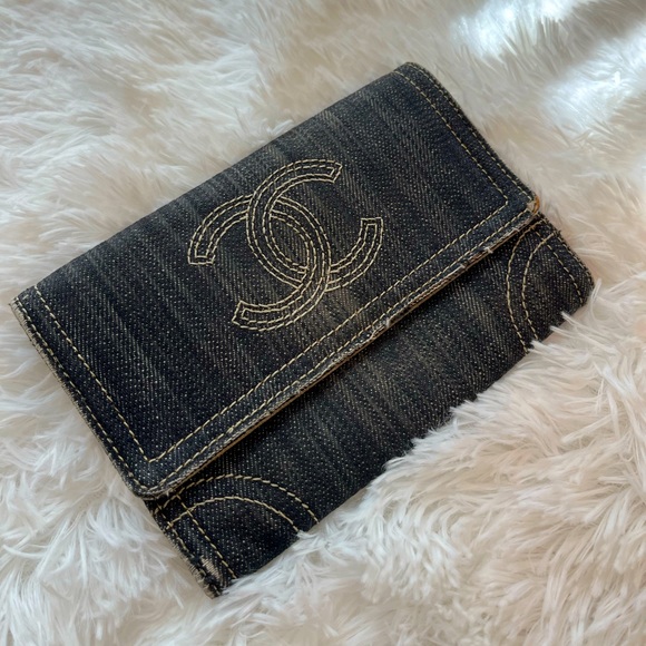 Authentic Denim Vintage Chanel Wallet. - Picture 1 of 12